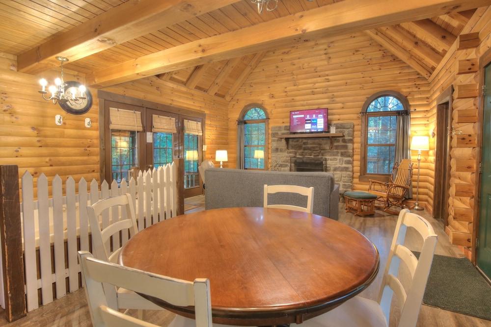 Cricket Hill Lodge & Cabins photo 65