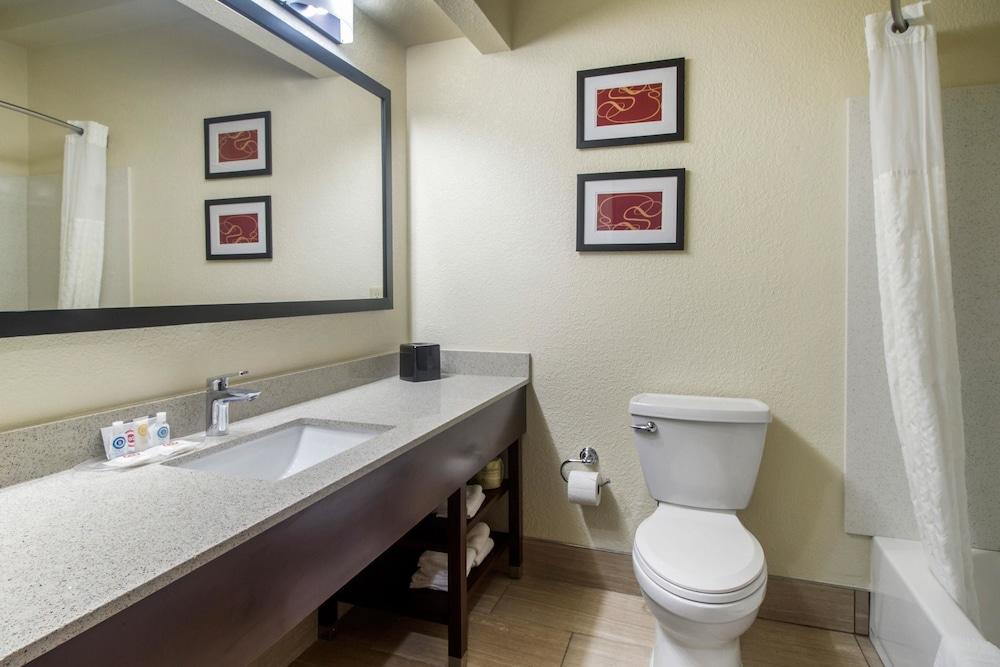 Comfort Suites Danville photo 18