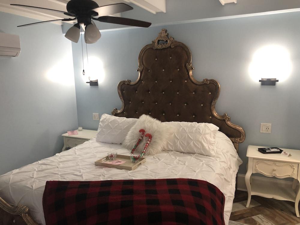 Haunted Hotel New Orleans photo 2