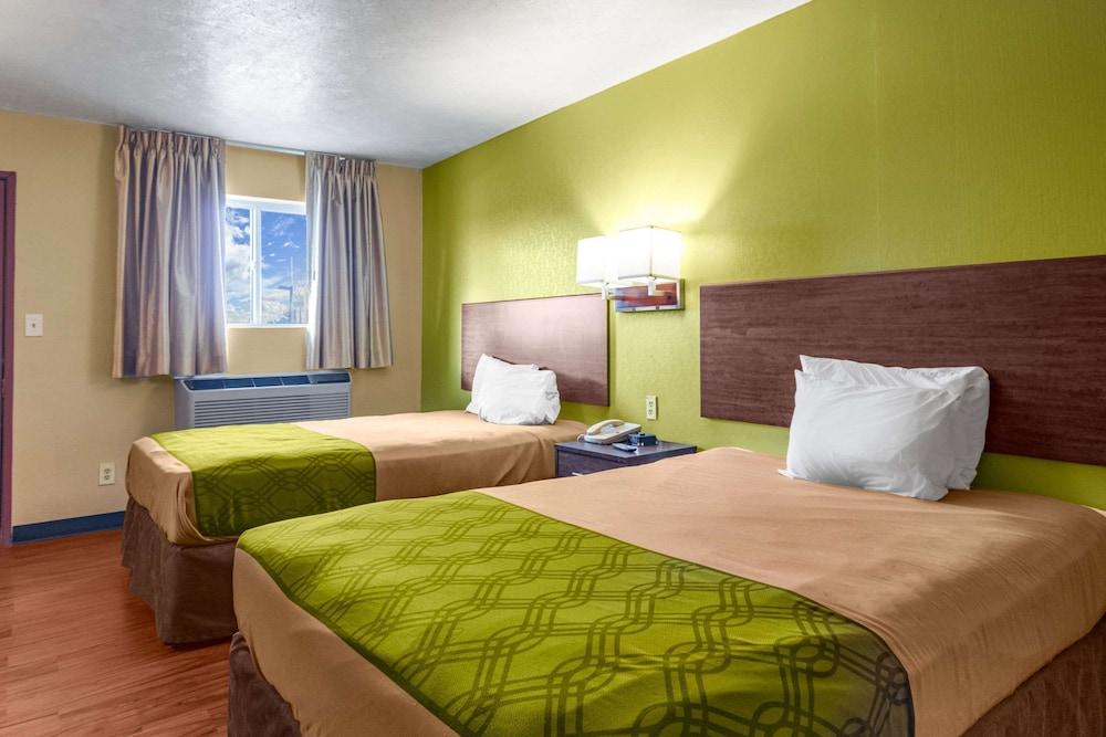 Econo Lodge Kent - Akron West photo 6