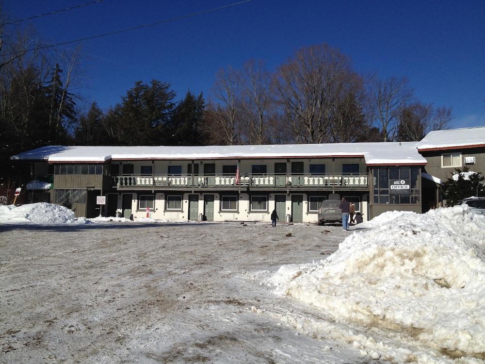 Happy Bear Motel photo 16