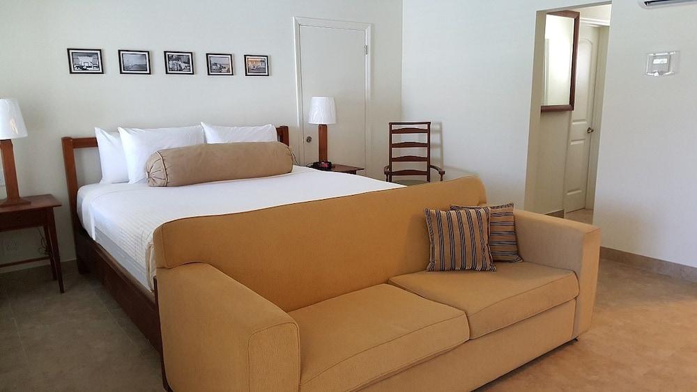 Le Cabanon Motel photo 34