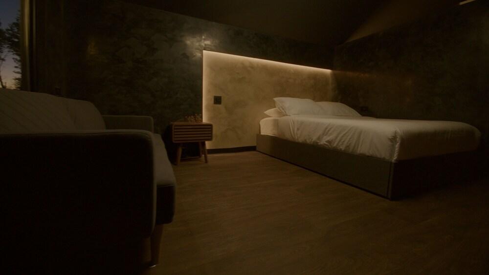 Emrose Luxury Cabins photo 6