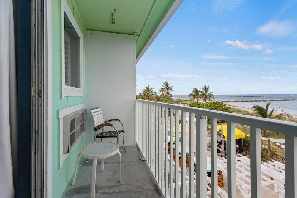 Oceanfront Inn photo 9