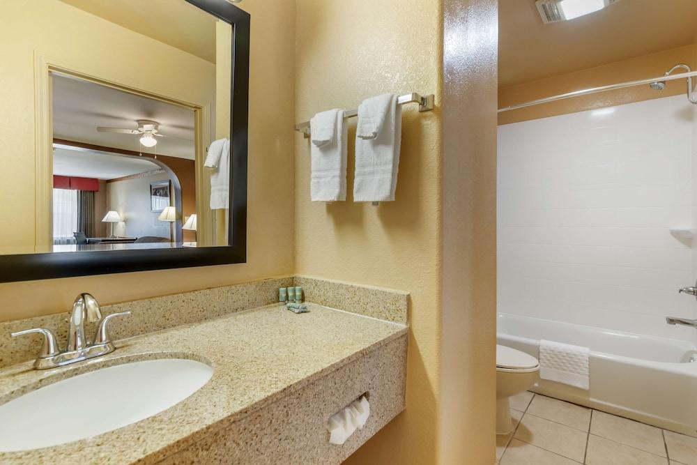 Best Western Windwood Inn & Suites photo 11