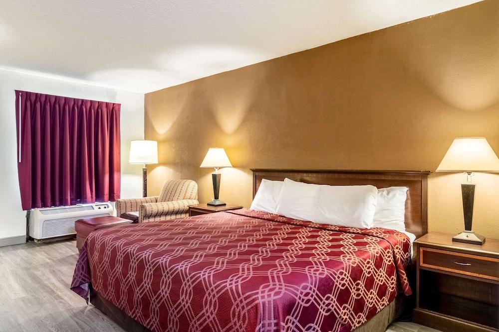 Econo Lodge Acworth East photo 30