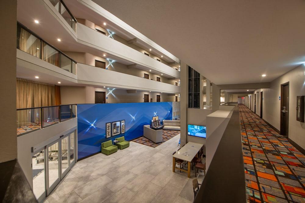 Holiday Inn Express & Suites San Antonio Medical-Six Flags by IHG photo 100