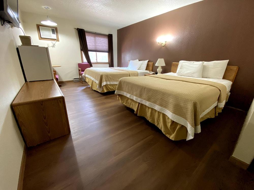 Woodlands Inn & Suites photo 3