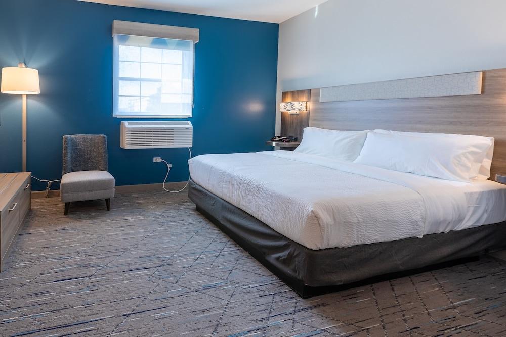 Holiday Inn Express & Suites Englewood Denver South by IHG photo 24