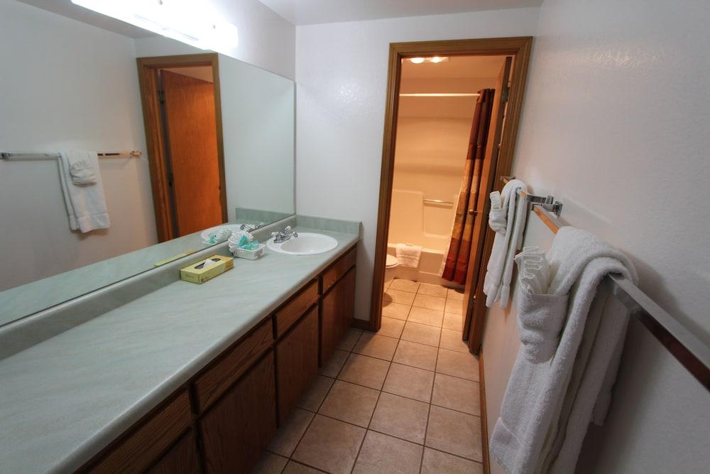 Roundhouse Resort photo 19