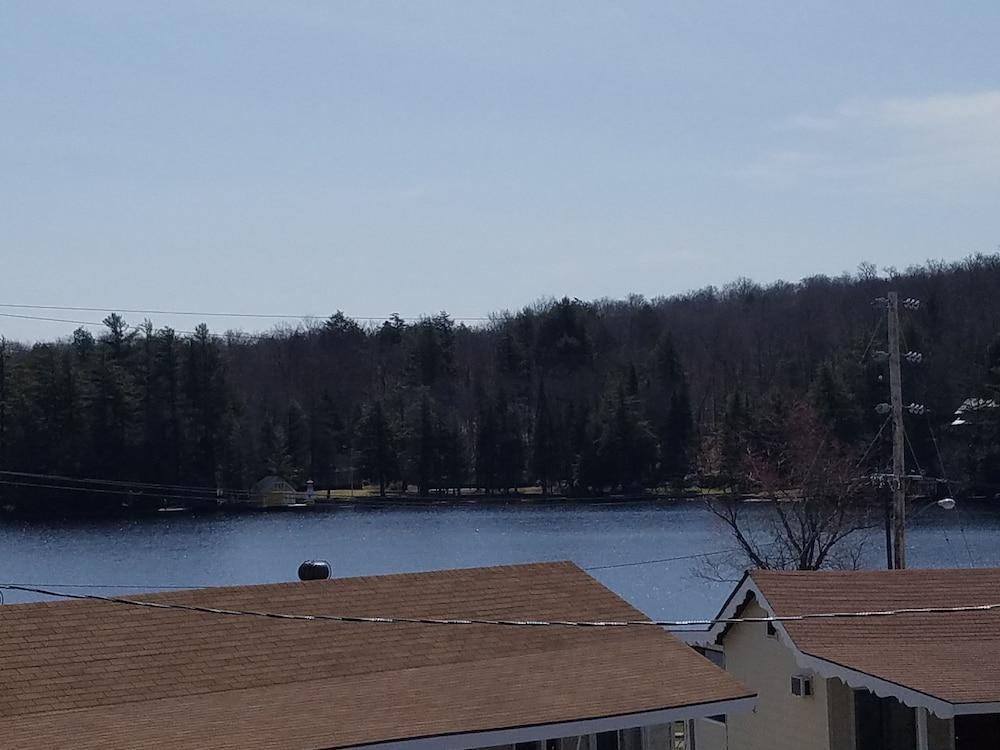 Clark's Beach Motel photo 9