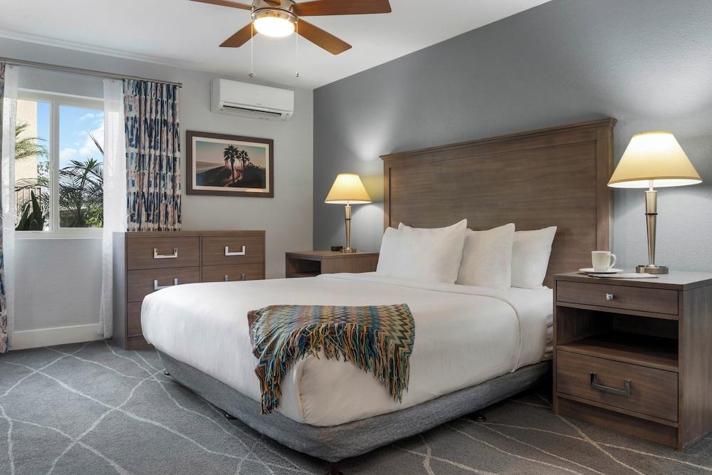 Club Wyndham Dolphin's Cove photo 11