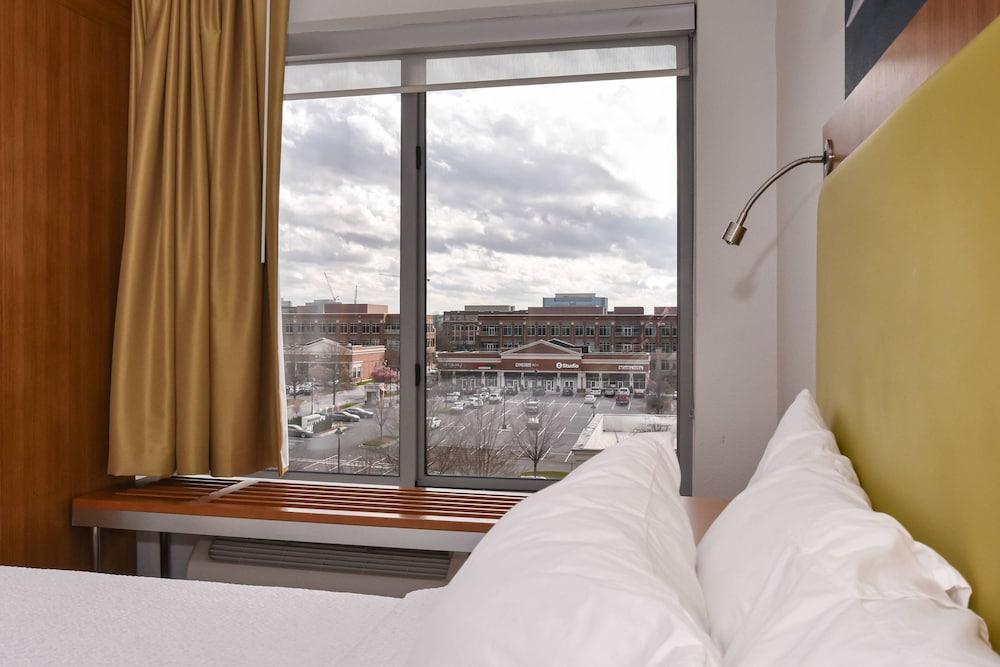SpringHill Suites by Marriott Charlotte Ballantyne photo 5