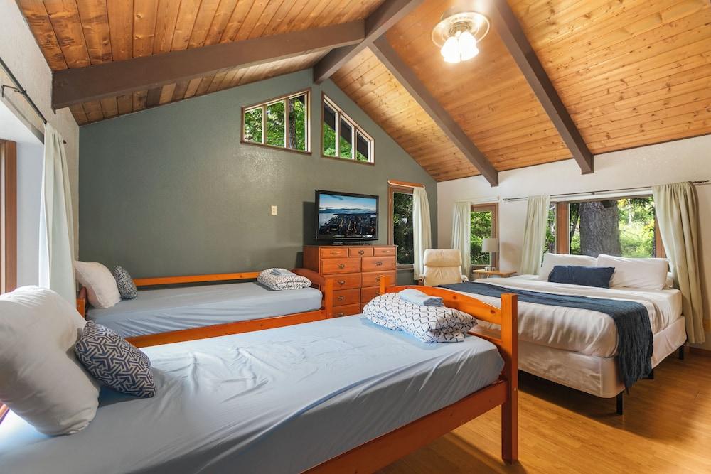 Robinhood Village Resort photo 2