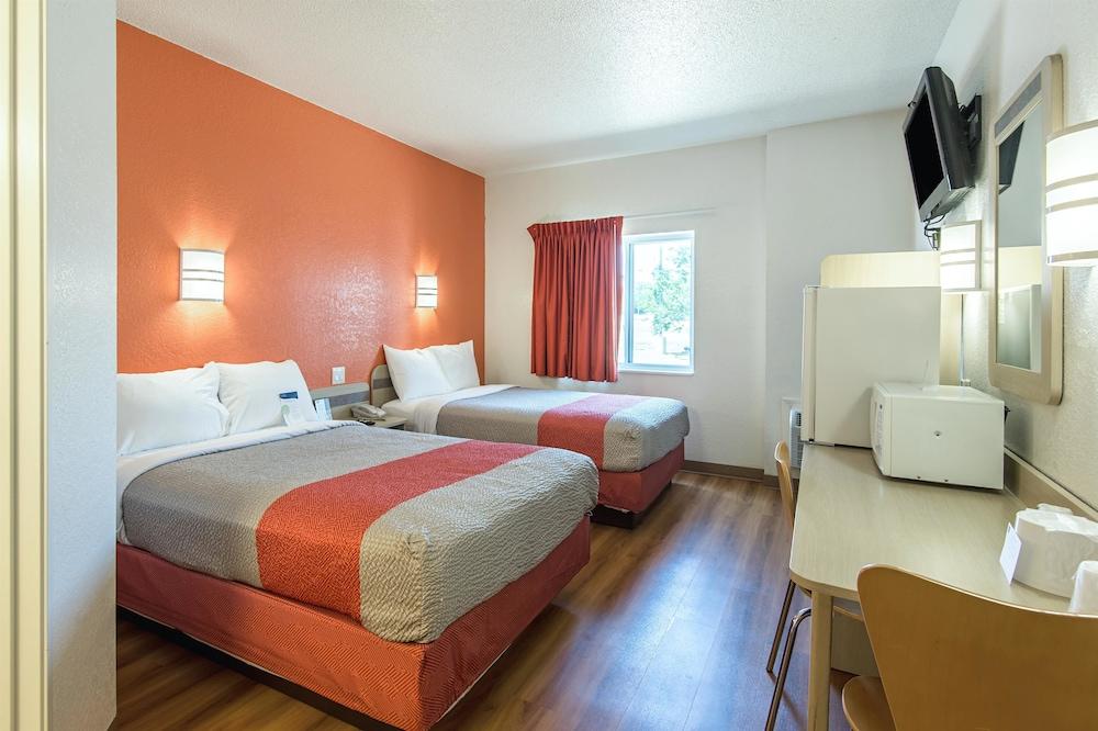 Motel 6 Junction City, KS photo 10