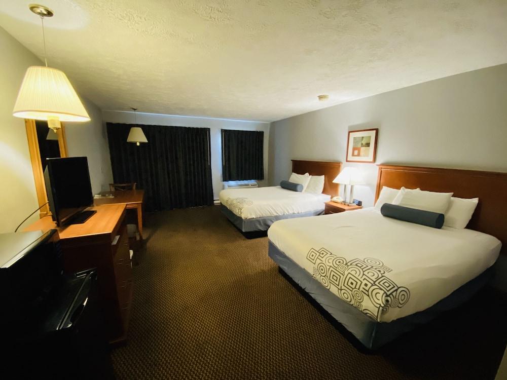 Fleetwood Inn & Suites photo 37
