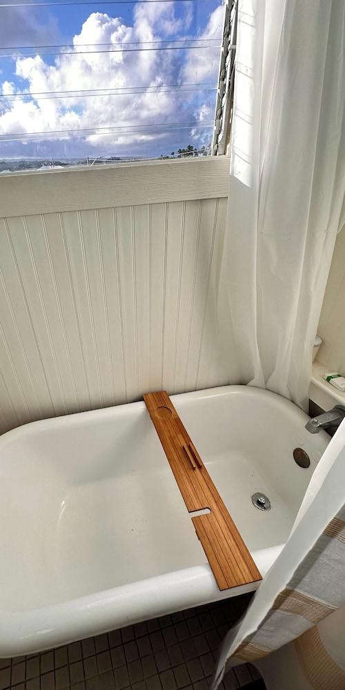 Hilo Town Inn photo 21