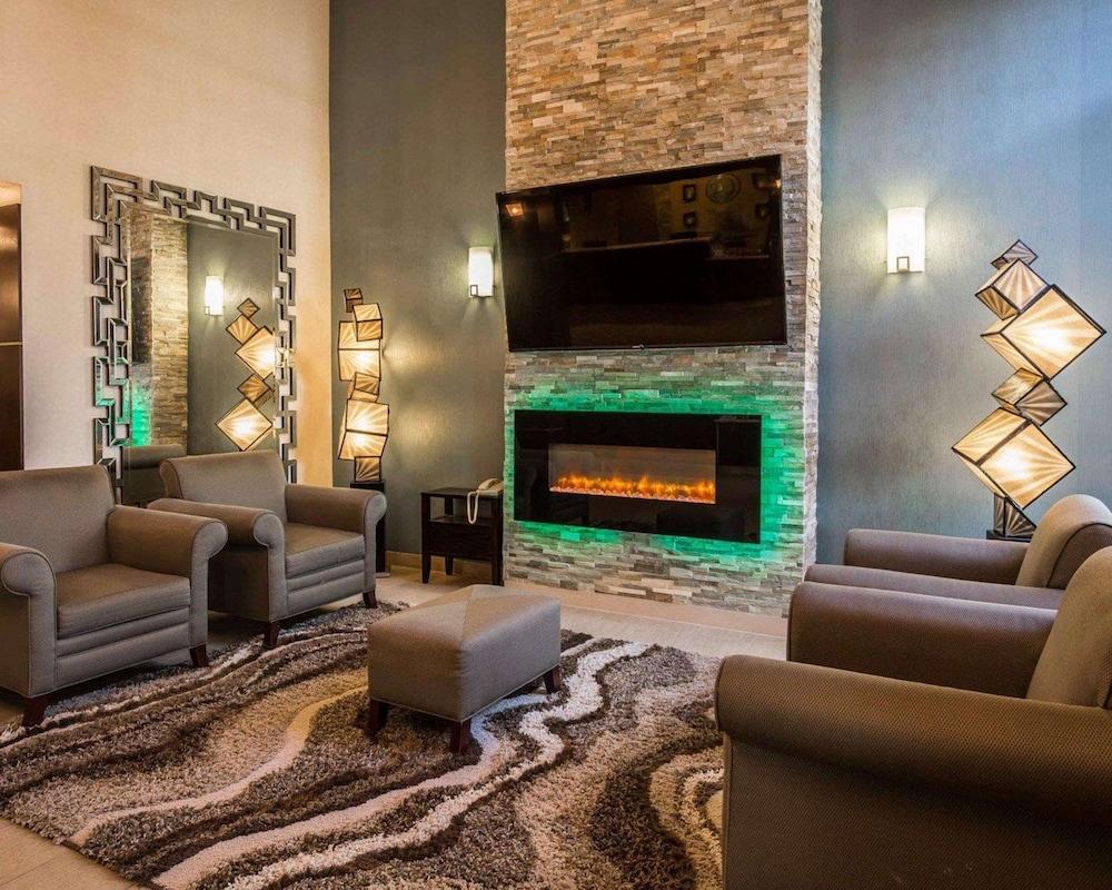 Comfort Suites Stafford Near Sugarland photo 3