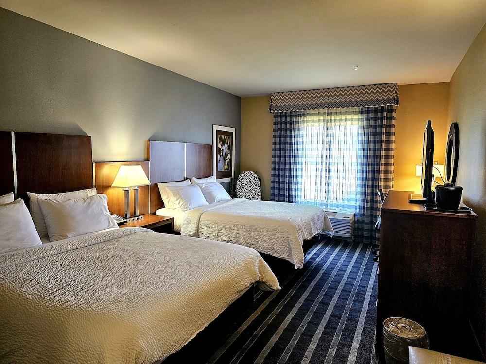 Holiday Inn Express & Suites Perry-National Fairground Area #34 by IHG photo 24