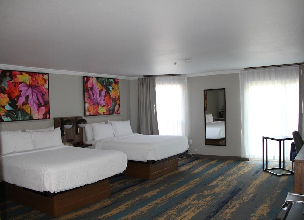 La Quinta Inn & Suites by Wyndham Yakima Downtown photo 12