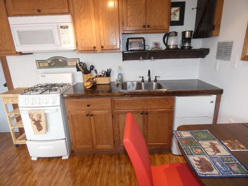 Yellowstone Motel - Adults Only photo 34
