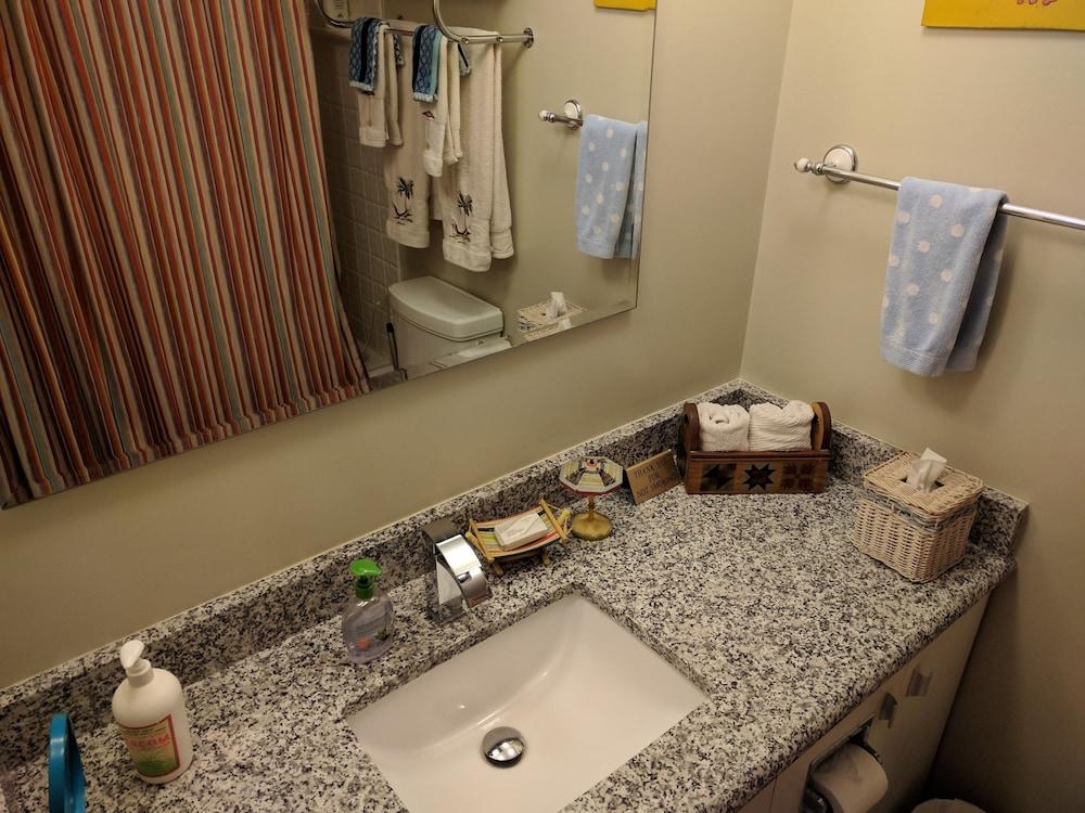 Ann Arbor B&B Inn photo 29