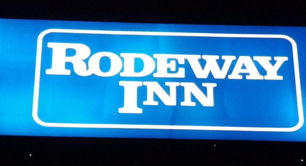 Rodeway Inn photo 2