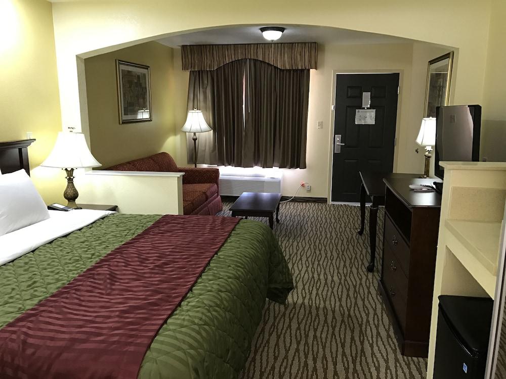 Super 8 by Wyndham Jackson MS Near the Fairgrounds photo 7
