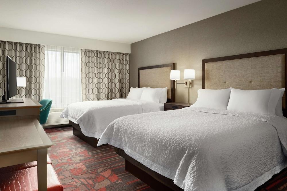 Hampton Inn & Suites St. Louis/Alton photo 10
