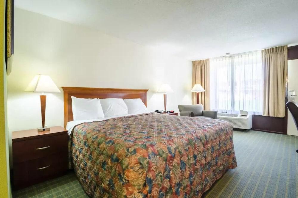 OYO Hotel Greensboro East I 40 photo 2