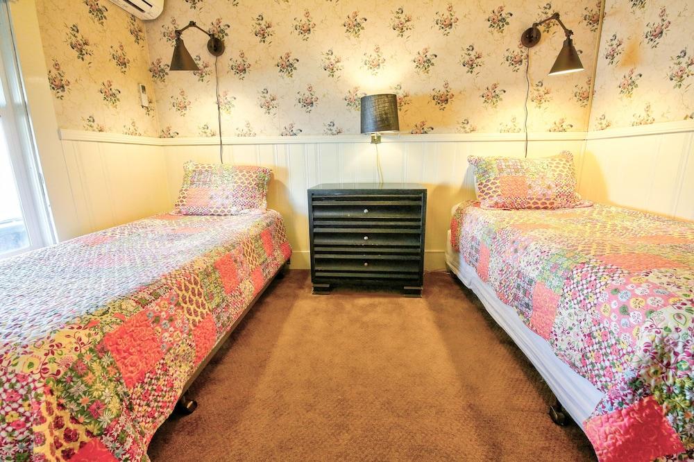 Hotel Charlotte photo 35