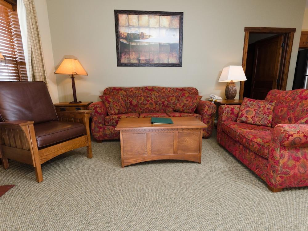 Soaring Eagle Lodge photo 16