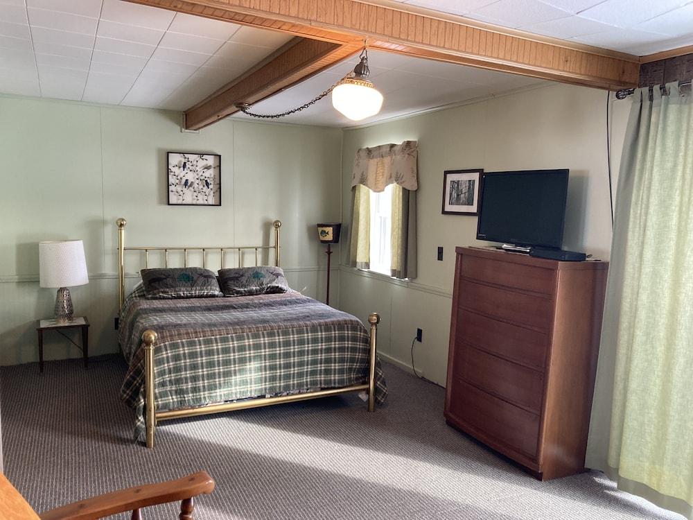 Dixon Lake Resort photo 9