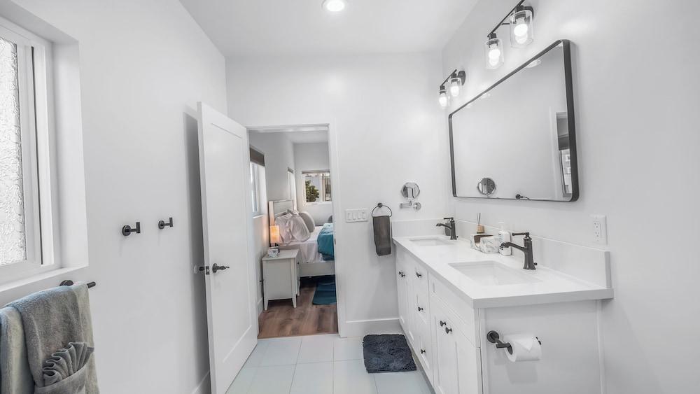 Rise Suites Oceanside photo 42