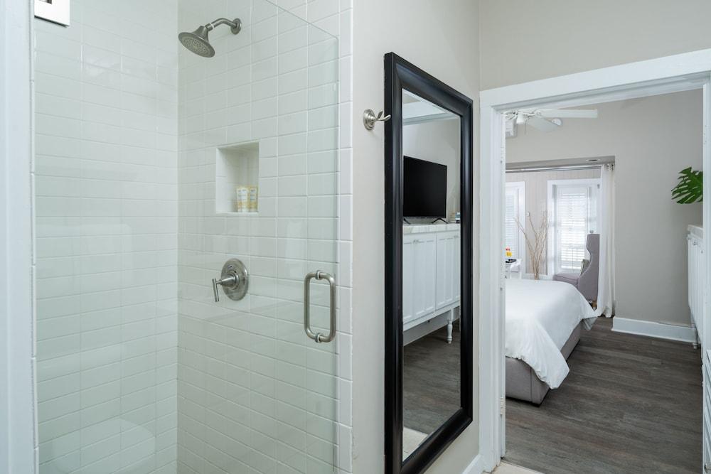 Alexanders Guesthouse - Adult Exclusive, LGBTQ Friendly photo 86