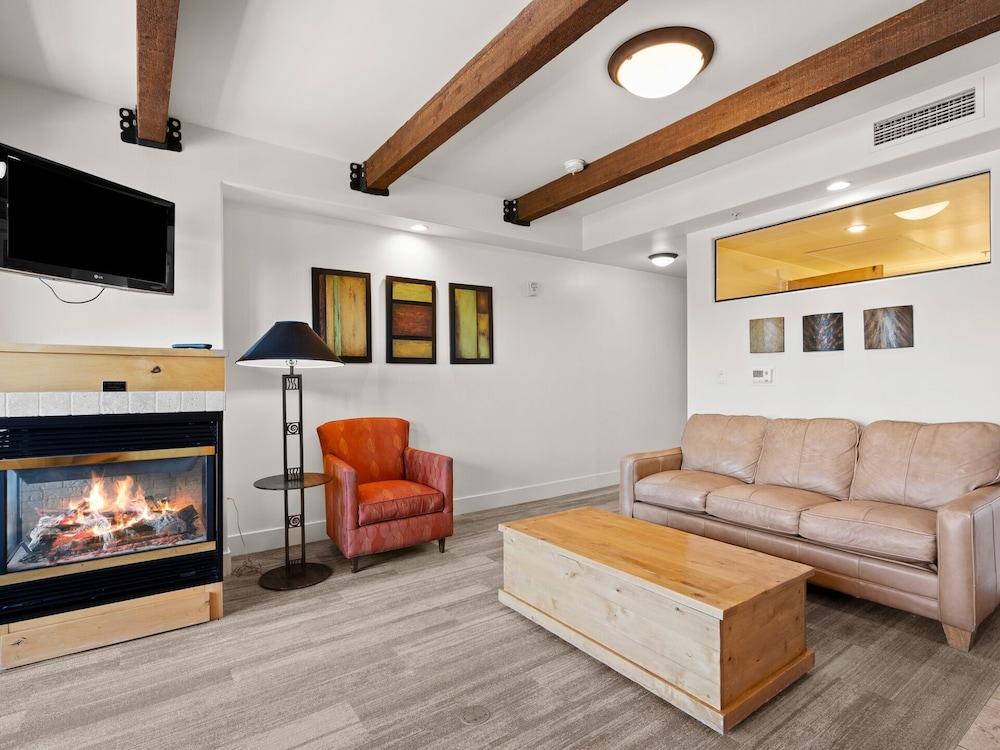 Newpark by All Seasons Resort Lodging photo 10