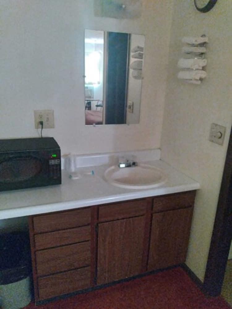 OYO Sandman Inn photo 10