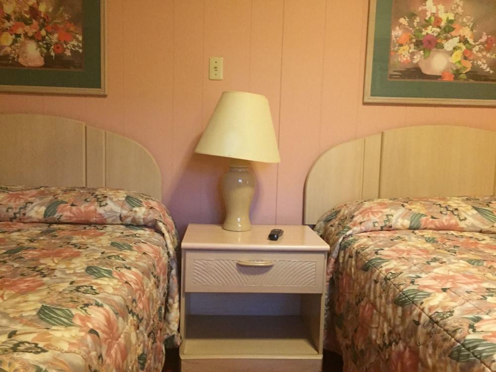 Carlin Villa Motel photo 9