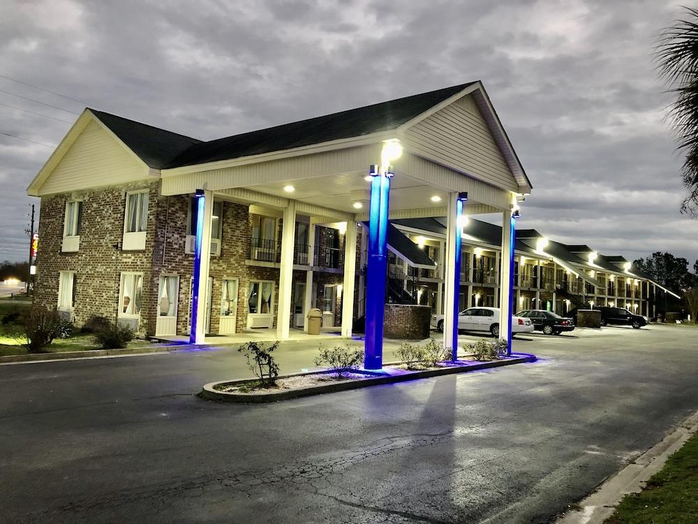 Days Inn by Wyndham Manning photo 24