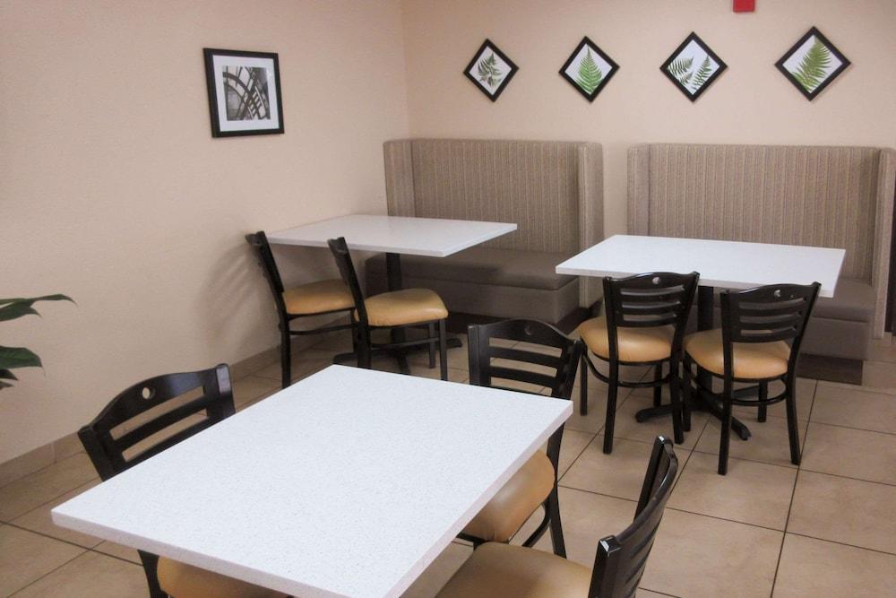 Sleep Inn & Suites Fort Lauderdale Airport photo 46