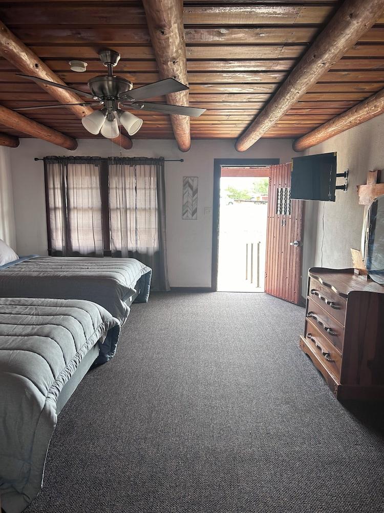 Coronado Motel photo 8