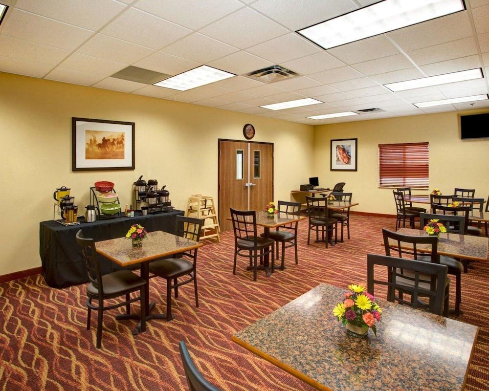 Rodeway Inn & Suites Phillipsburg photo 23