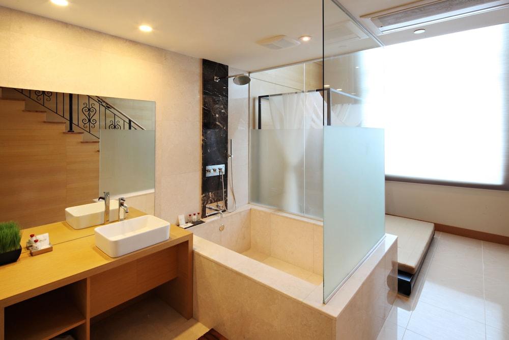 The One Boutique Hotel photo 38