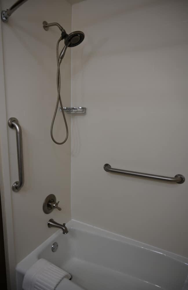 Giles Hotel Inn & Suites photo 25