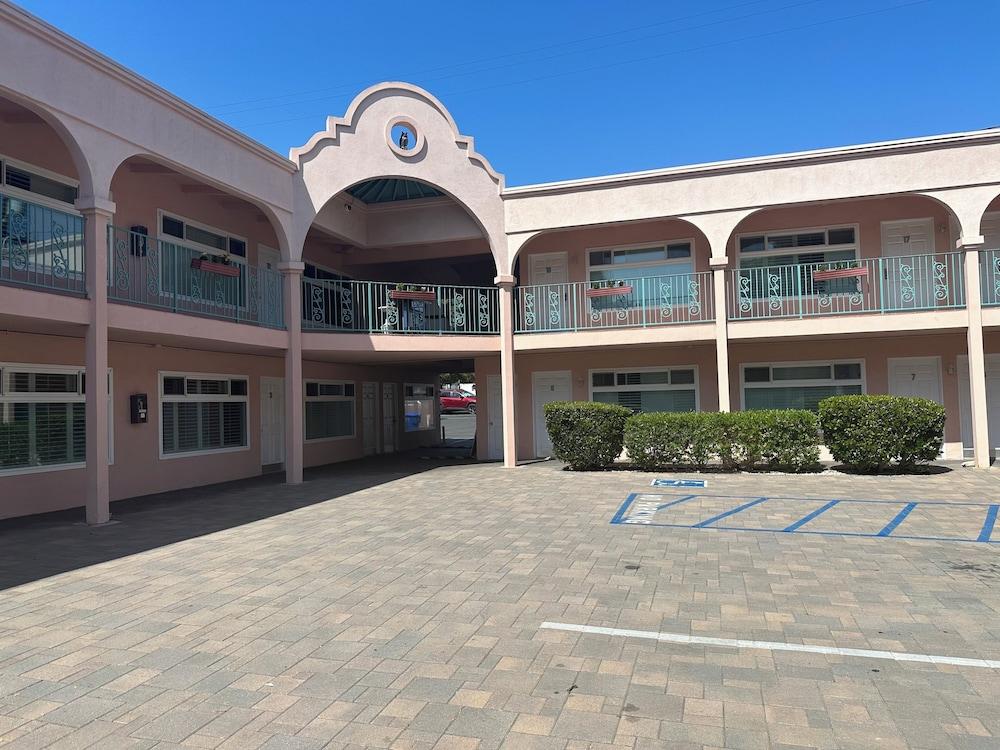 Sea Shore Motel photo 26