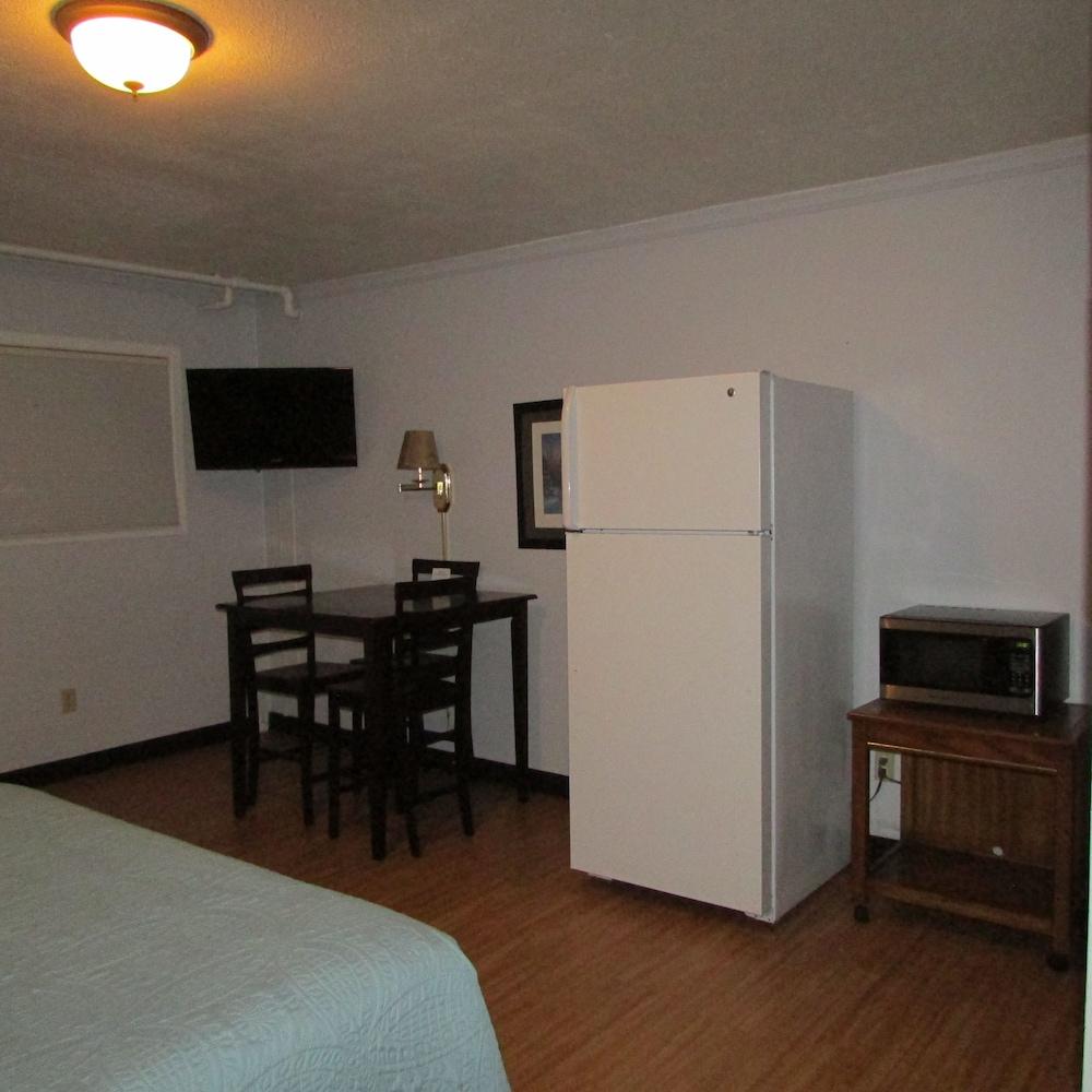 Creekwood Inn photo 14