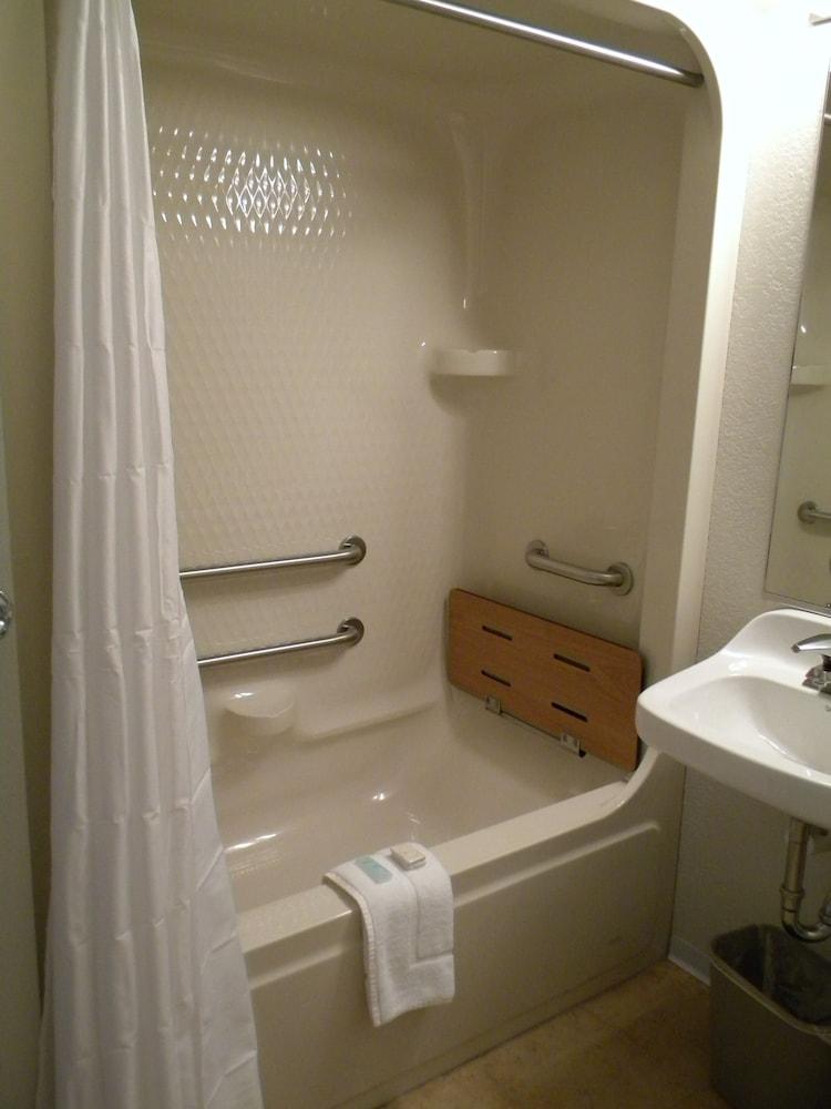 Nader's Motel & Suites photo 14
