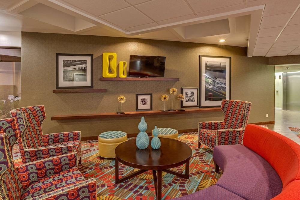 Hampton Inn Daytona Speedway photo 6