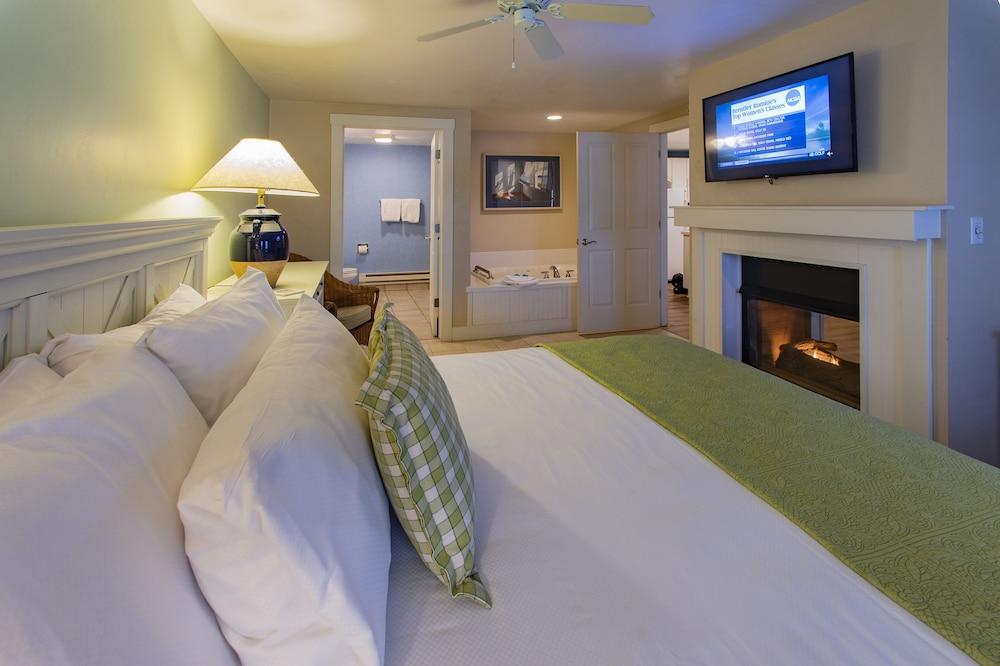 Edgewater Resort photo 10