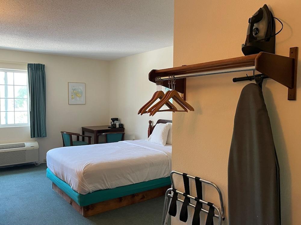 Voyager Inn photo 83